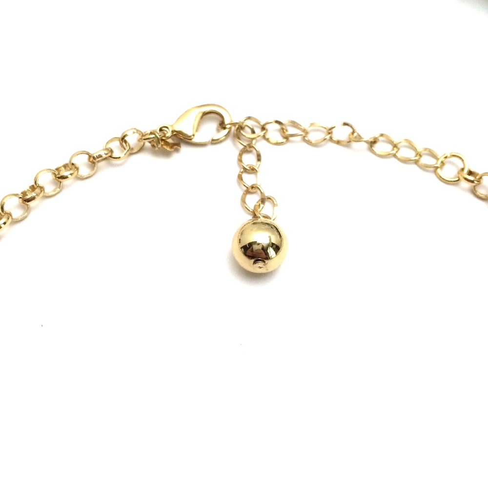 NWOT Flower Necklace - Picture 3 of 6